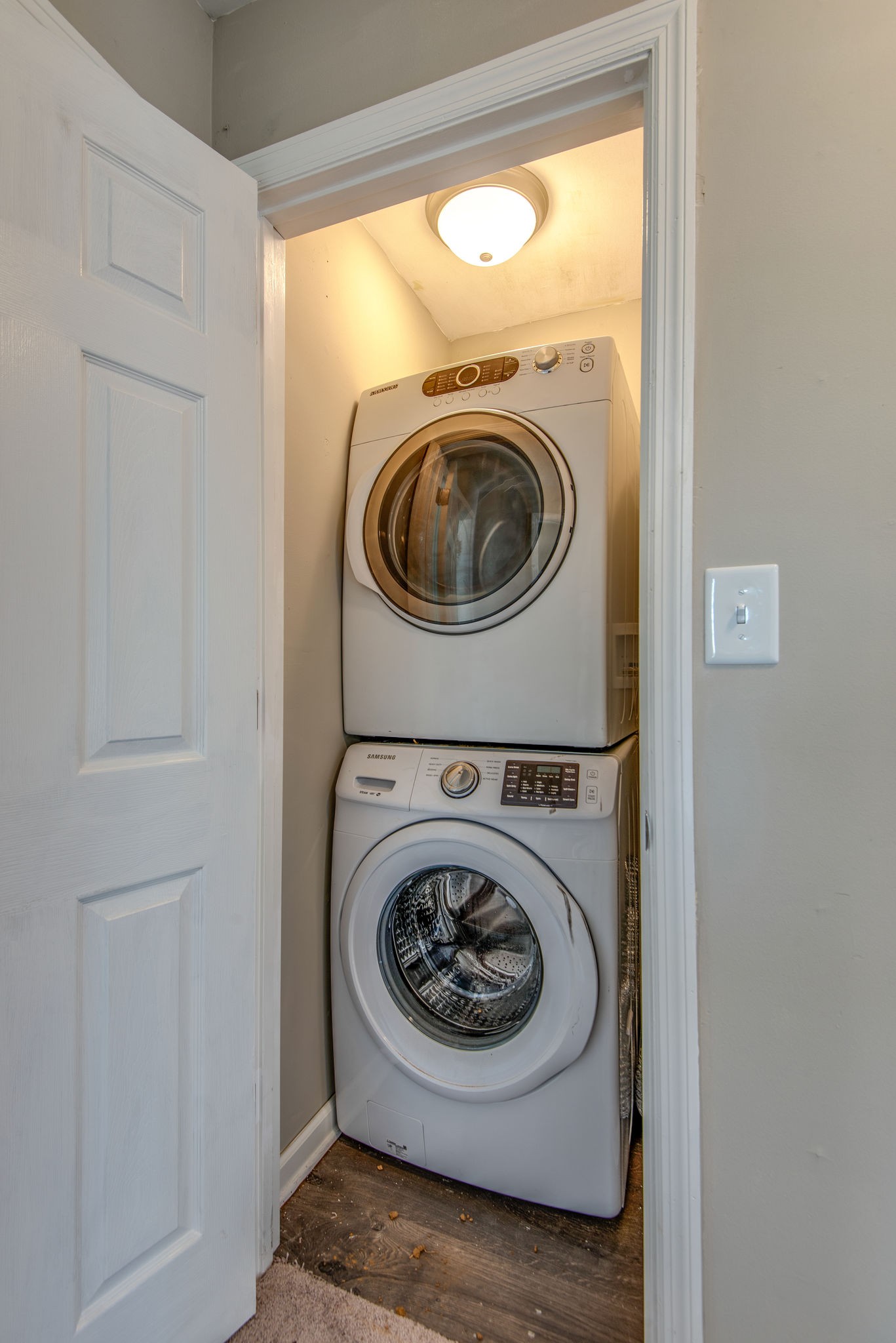 2154 Lake Road Greenbrier, TN 37073 - Photo 13 of 24 a utility room with dryer and washer