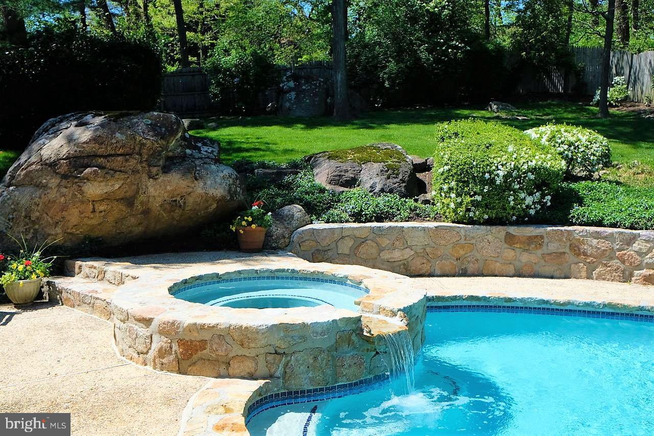 1066 Beaumont Road Berwyn, PA 19312 - Photo 6 of 40 Spa and waterfall