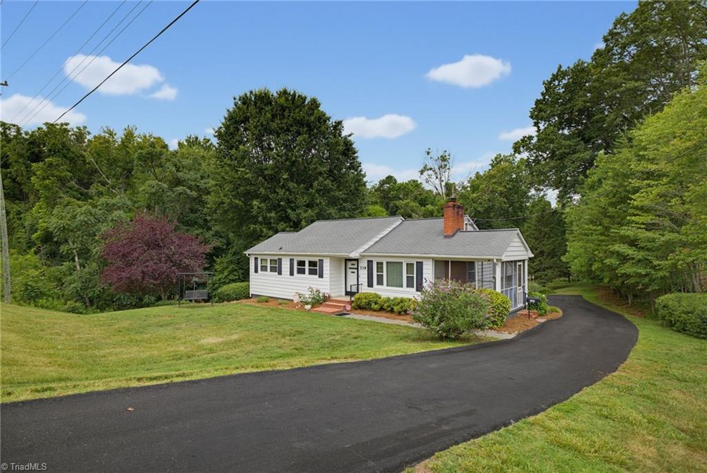 339 Petree Road Winston-Salem, NC 27106 - Photo 3 of 31