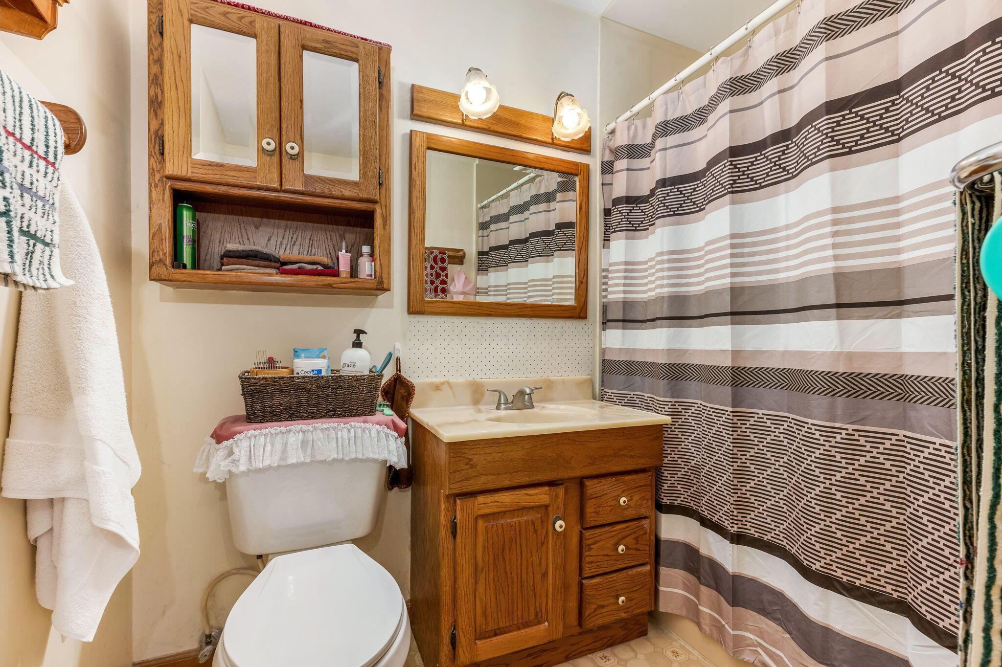 3927 Frazier Road East Columbus, OH 43207 - Photo 15 of 40 17-web-or-mls-0D3A4288