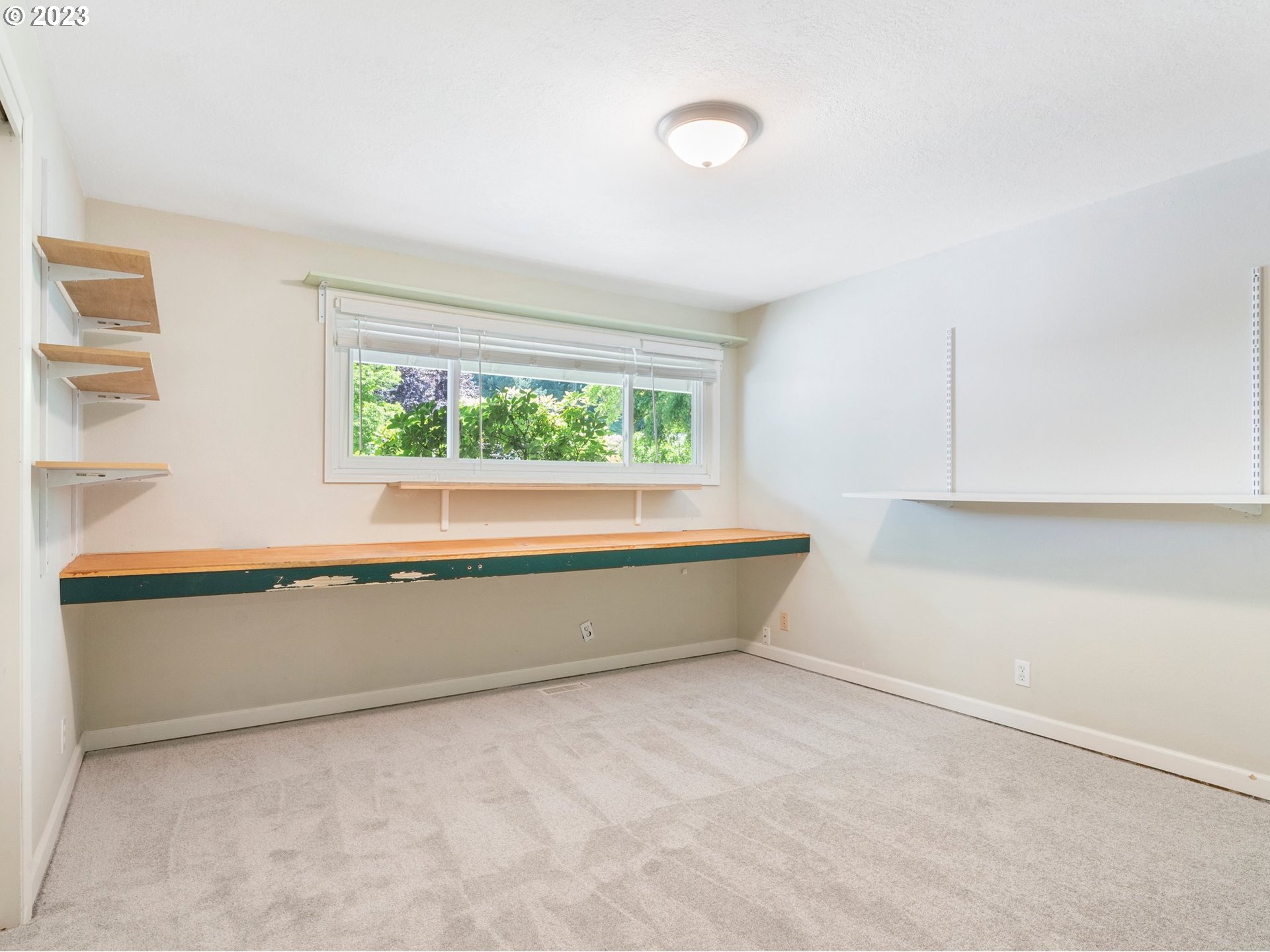 17875 Southwest Shawnee Trail Tualatin, OR 97062 - Photo 16 of 44 an empty room with window