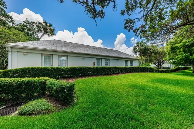 $1,795,000 | 1 Seaside Lane, Unit 302, Belleair, FL 33756