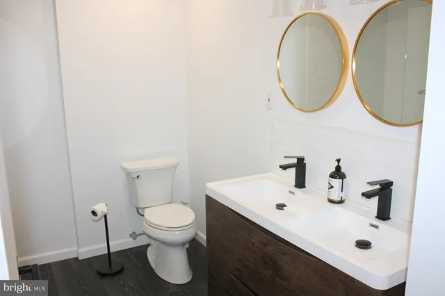 a view of a room with an empty space