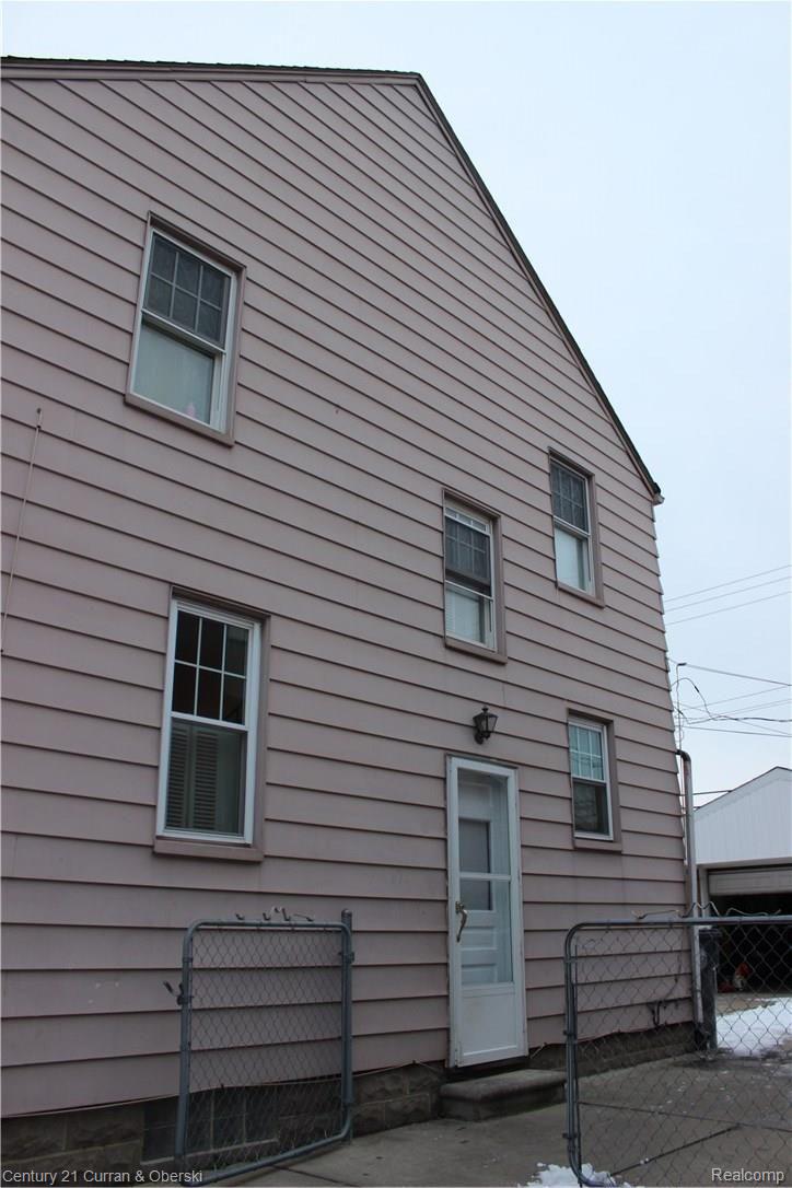 18601 Ruth Street Melvindale, MI 48122 - Photo 20 of 22 IMG_1227.JPG