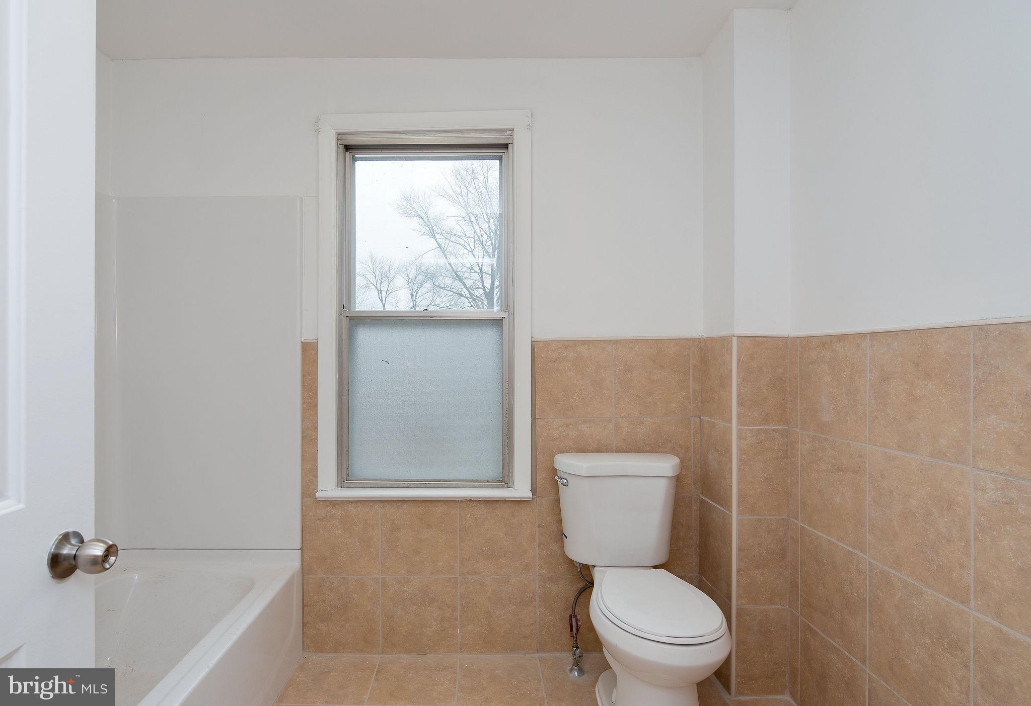 519 Robeson Street Reading, PA 19601 - Photo 9 of 16 Gallery Image 9