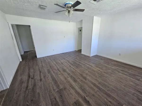 $2,000 | 6018 Beekman Road, Houston, TX 77021