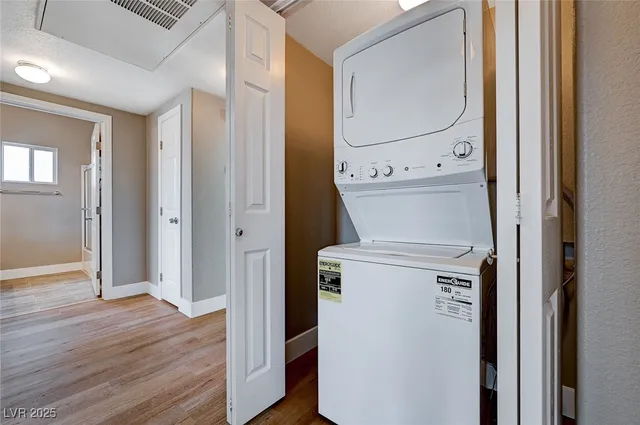 $1,600 | 855 North Stephanie Street, Unit 1724, Henderson, NV 89014