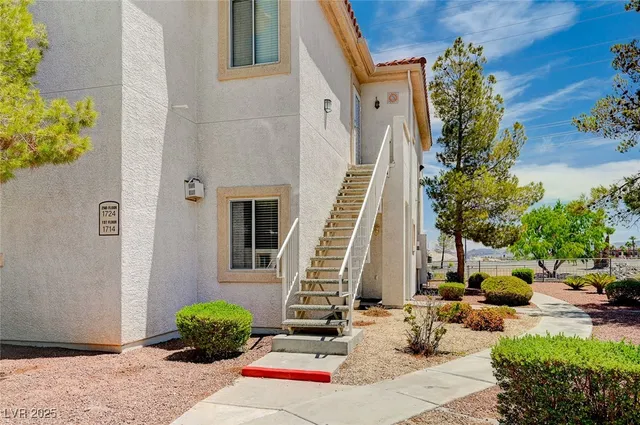 $1,600 | 855 North Stephanie Street, Unit 1724, Henderson, NV 89014