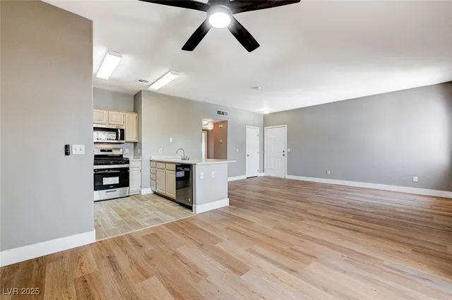 $1,600 | 855 North Stephanie Street, Unit 1724, Henderson, NV 89014