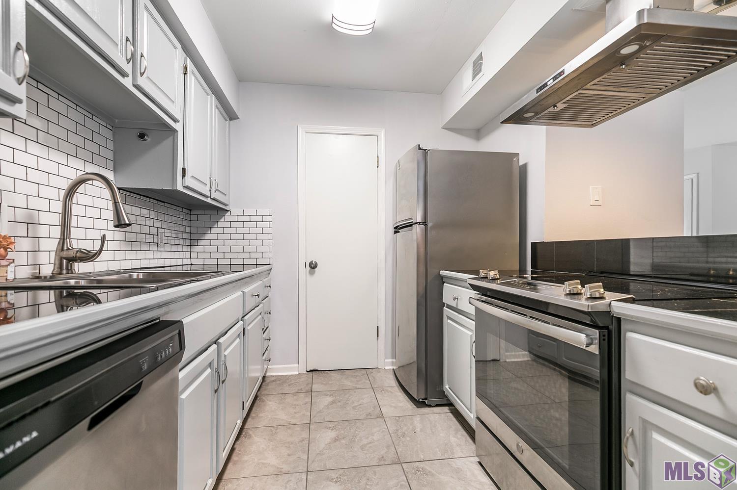 1825 South Brightside View Drive, Unit E Baton Rouge, LA 70820 - Photo 5 of 11