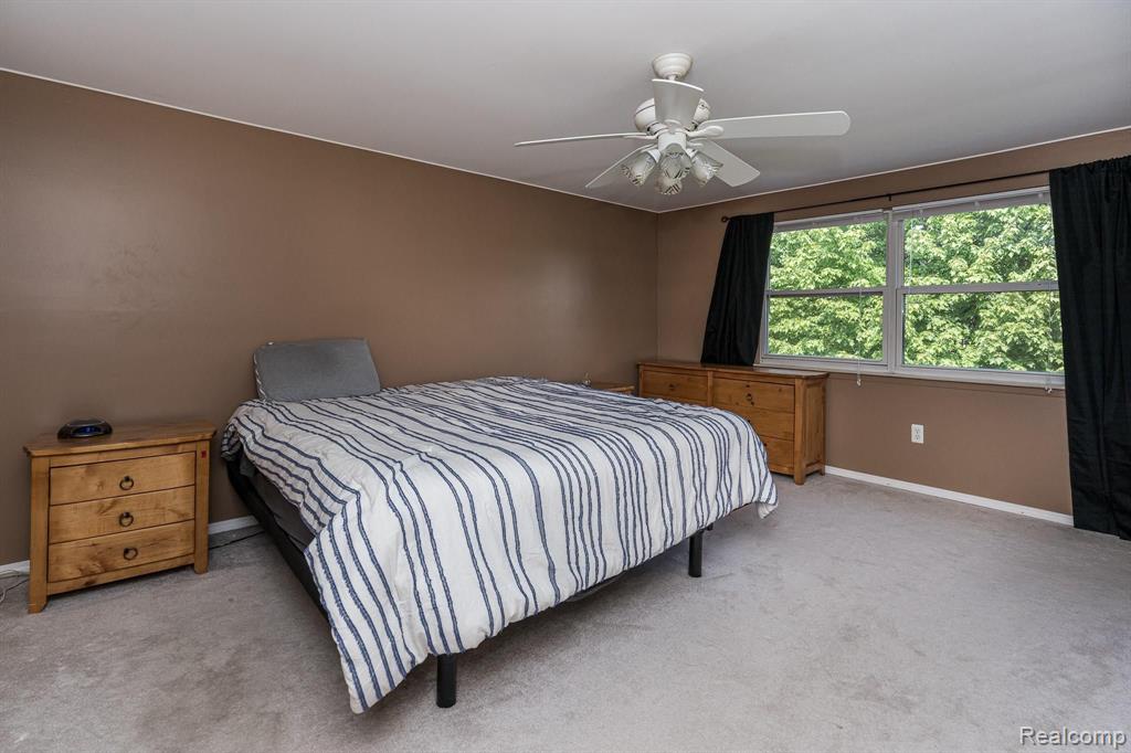 2802 Sandhurst Rochester Hills, MI 48307 - Photo 14 of 24