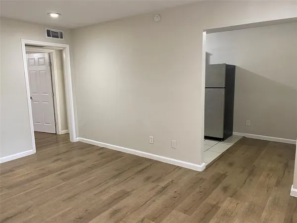 $925 | 4618 Reiger Avenue, Unit 112, Dallas, TX 75246