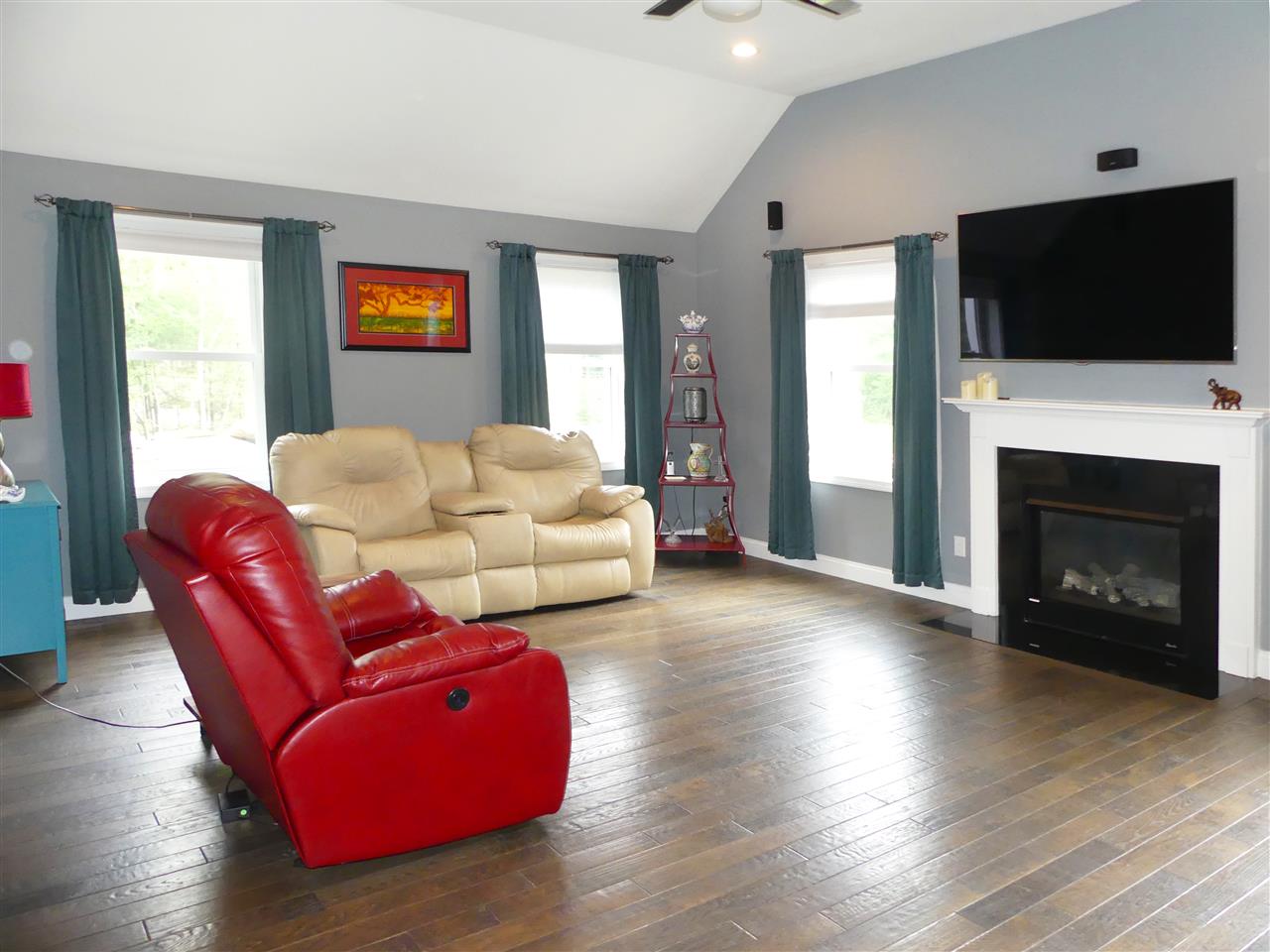 57 Sherburne Road Pelham, NH 03076 - Photo 12 of 29