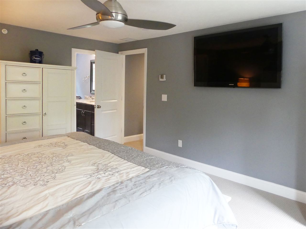 57 Sherburne Road Pelham, NH 03076 - Photo 17 of 29