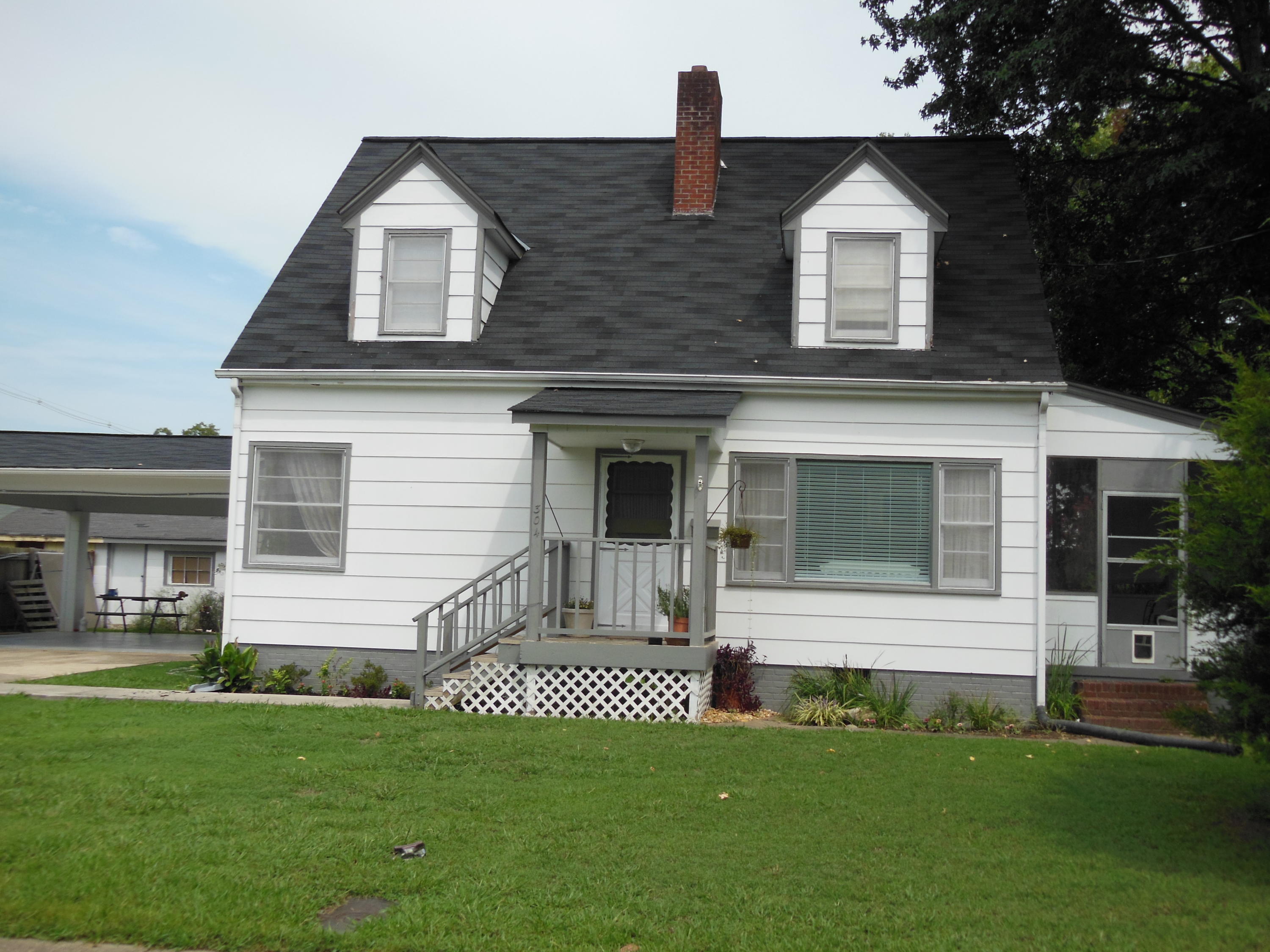 304 Cherry Street Sevierville, TN 37862 - Photo 1 of 38 005