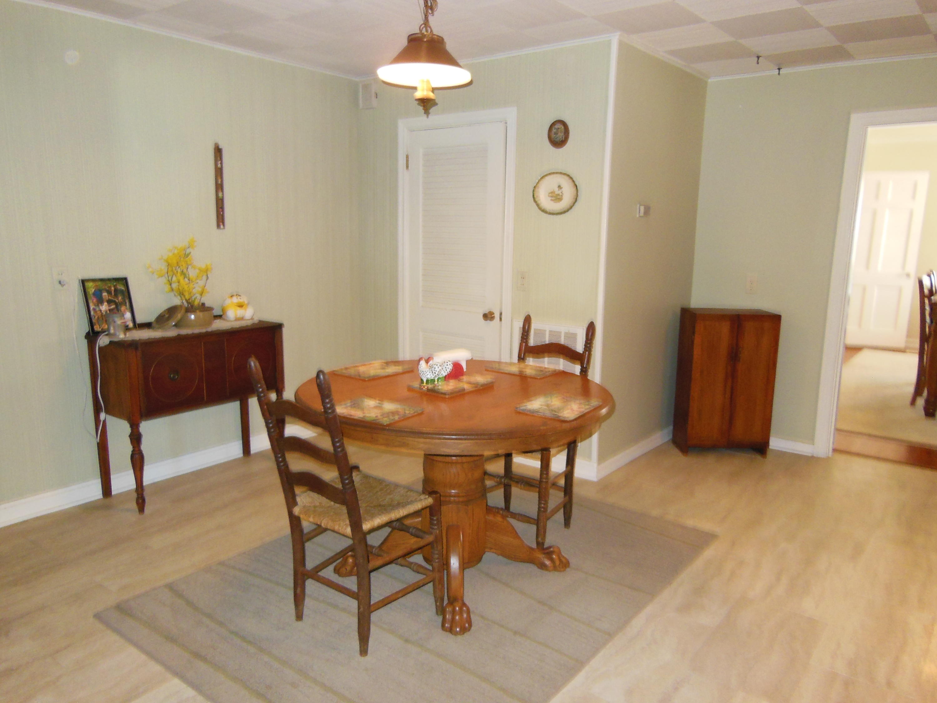 304 Cherry Street Sevierville, TN 37862 - Photo 14 of 38 042