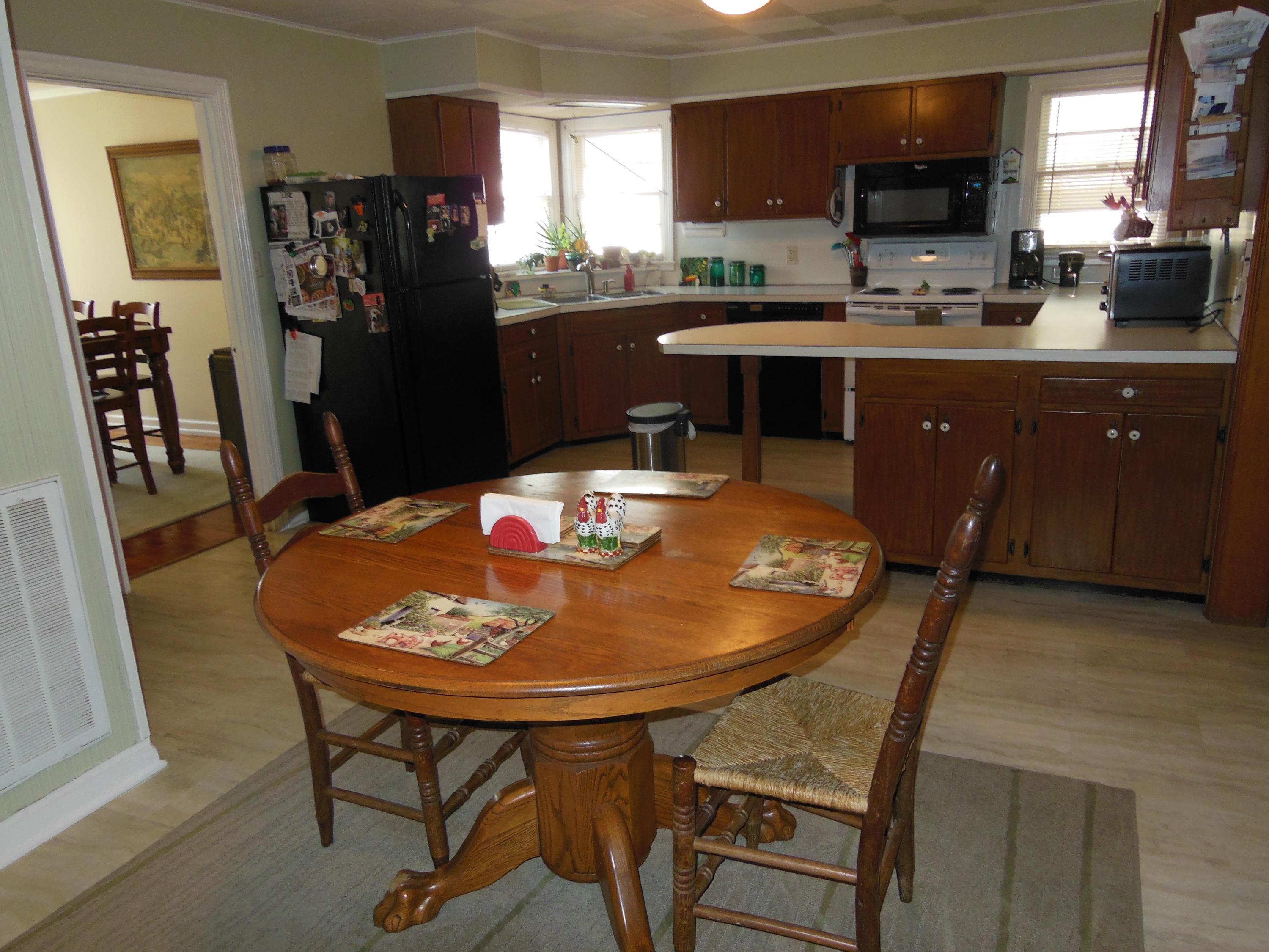 304 Cherry Street Sevierville, TN 37862 - Photo 8 of 38 036