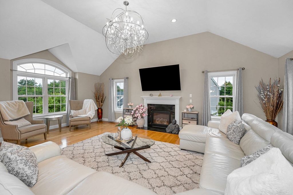 61 Saddle Road Dracut, MA 01826 - Photo 7 of 40