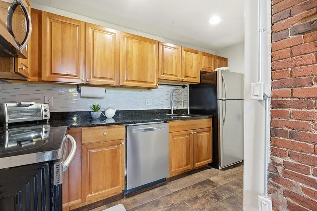 $209,000 | 335 Cypress Street, Unit 2P, Manchester, NH 03103