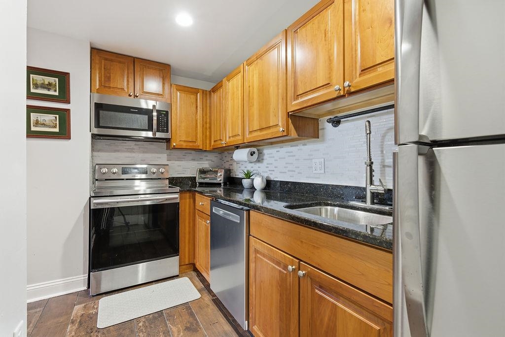 335 Cypress Street, Unit 2P Manchester, NH 03103 - Photo 8 of 16