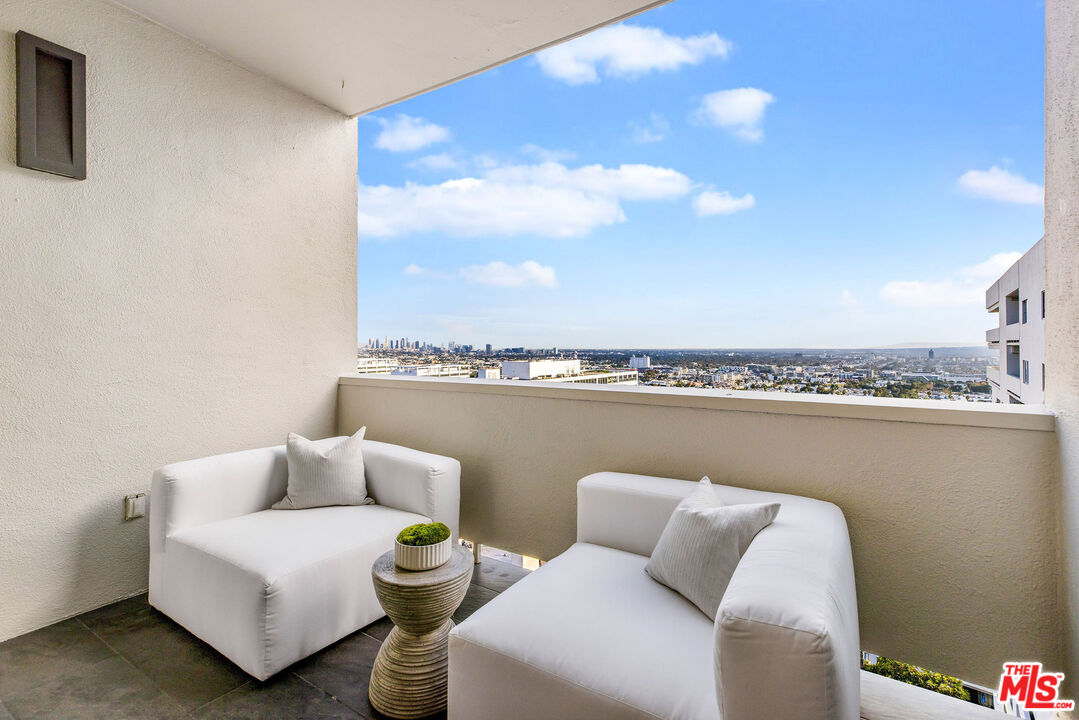 7250 Franklin Avenue, Unit 1204 Los Angeles, CA 90046 - Photo 12 of 54