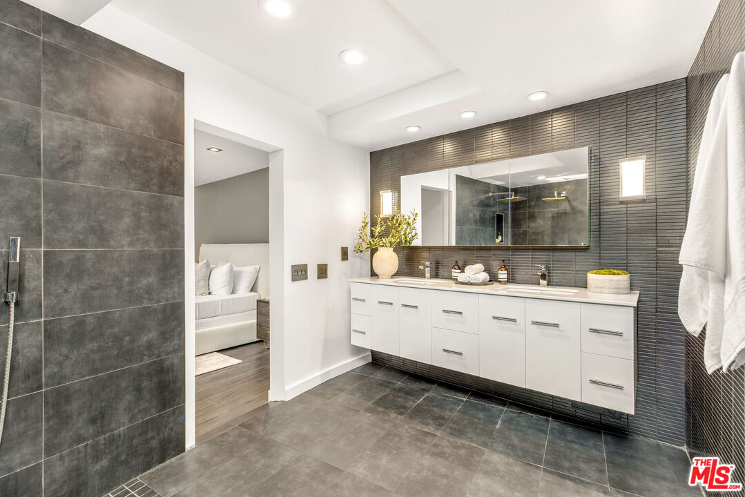 7250 Franklin Avenue, Unit 1204 Los Angeles, CA 90046 - Photo 26 of 54