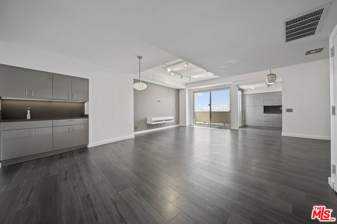 7250 Franklin Avenue, Unit 1204 Los Angeles, CA 90046 - Photo 7 of 54