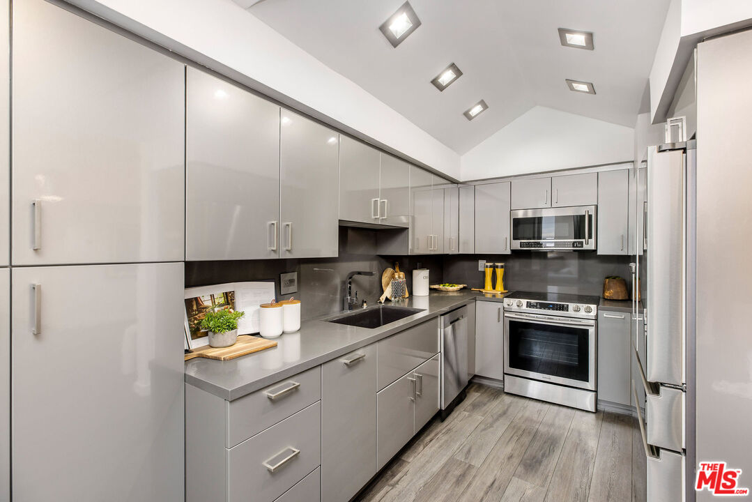 7250 Franklin Avenue, Unit 1204 Los Angeles, CA 90046 - Photo 10 of 54