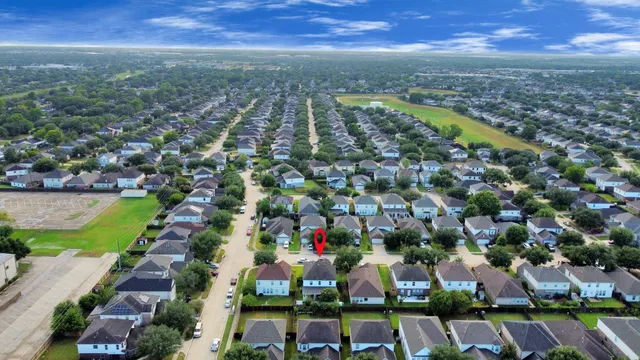 $399,999 | 2706 Oak Ridge Park Drive, Houston, TX 77084