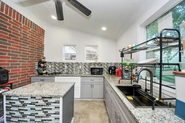 $399,999 | 2706 Oak Ridge Park Drive, Houston, TX 77084