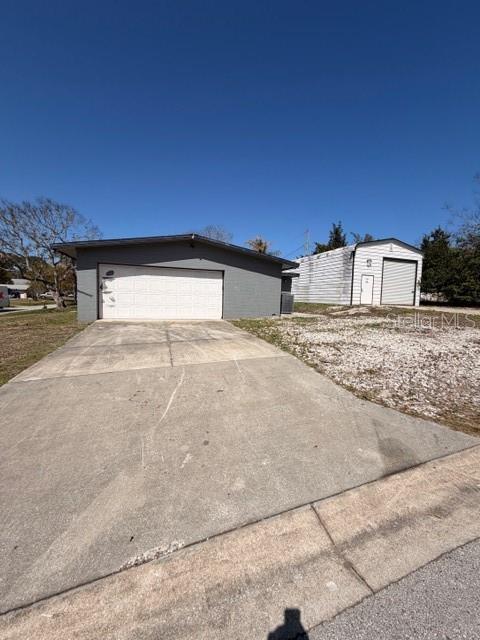 1701 Raleigh Avenue Daytona Beach, FL 32117 - Photo 16 of 16 a view of parking area