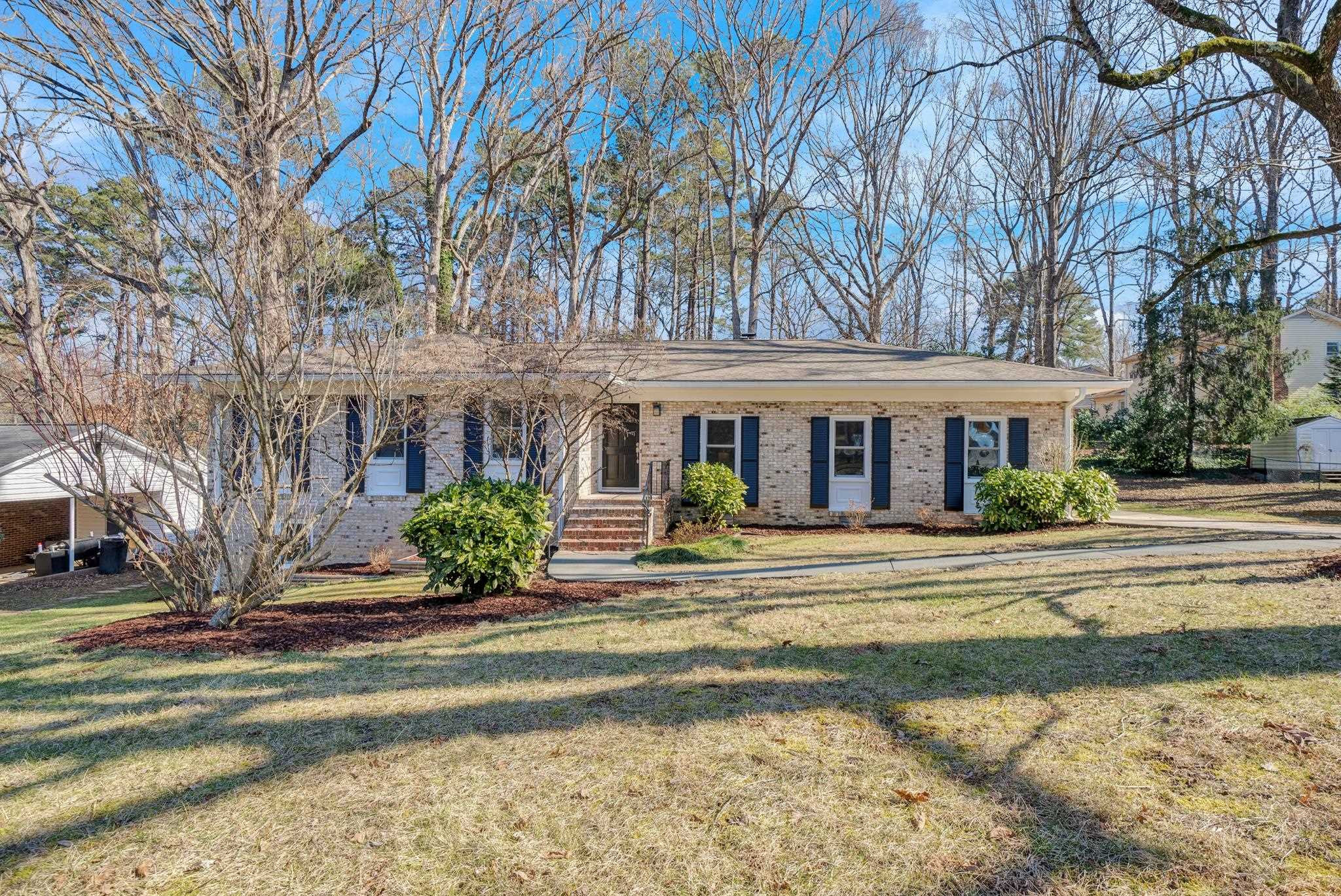 5504 Knollwood Road Raleigh, NC 27609 - Photo 29 of 31 Exterior Front