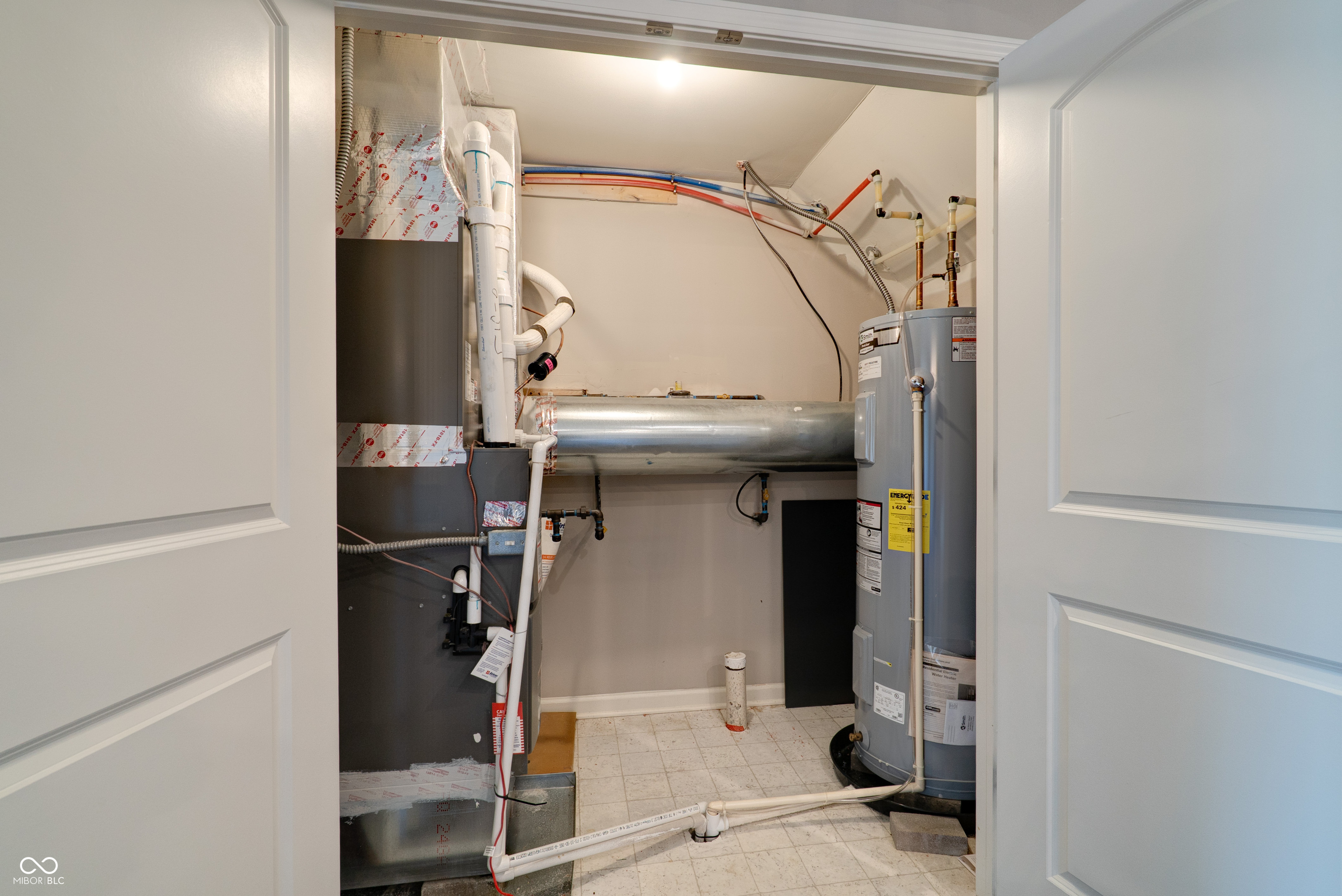 13501 Dewpoint Lane Fishers, IN 46037 - Photo 17 of 46