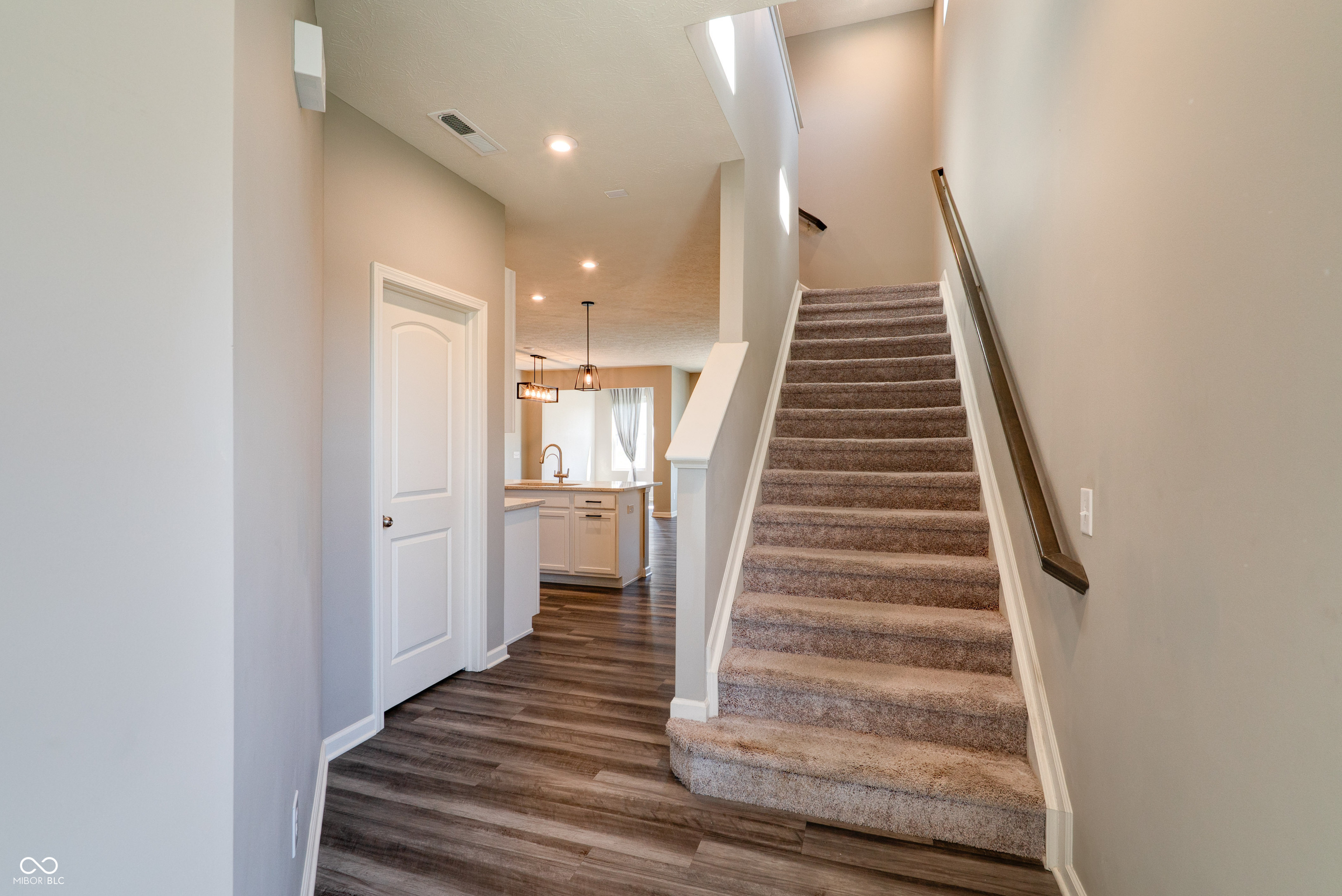 13501 Dewpoint Lane Fishers, IN 46037 - Photo 2 of 46