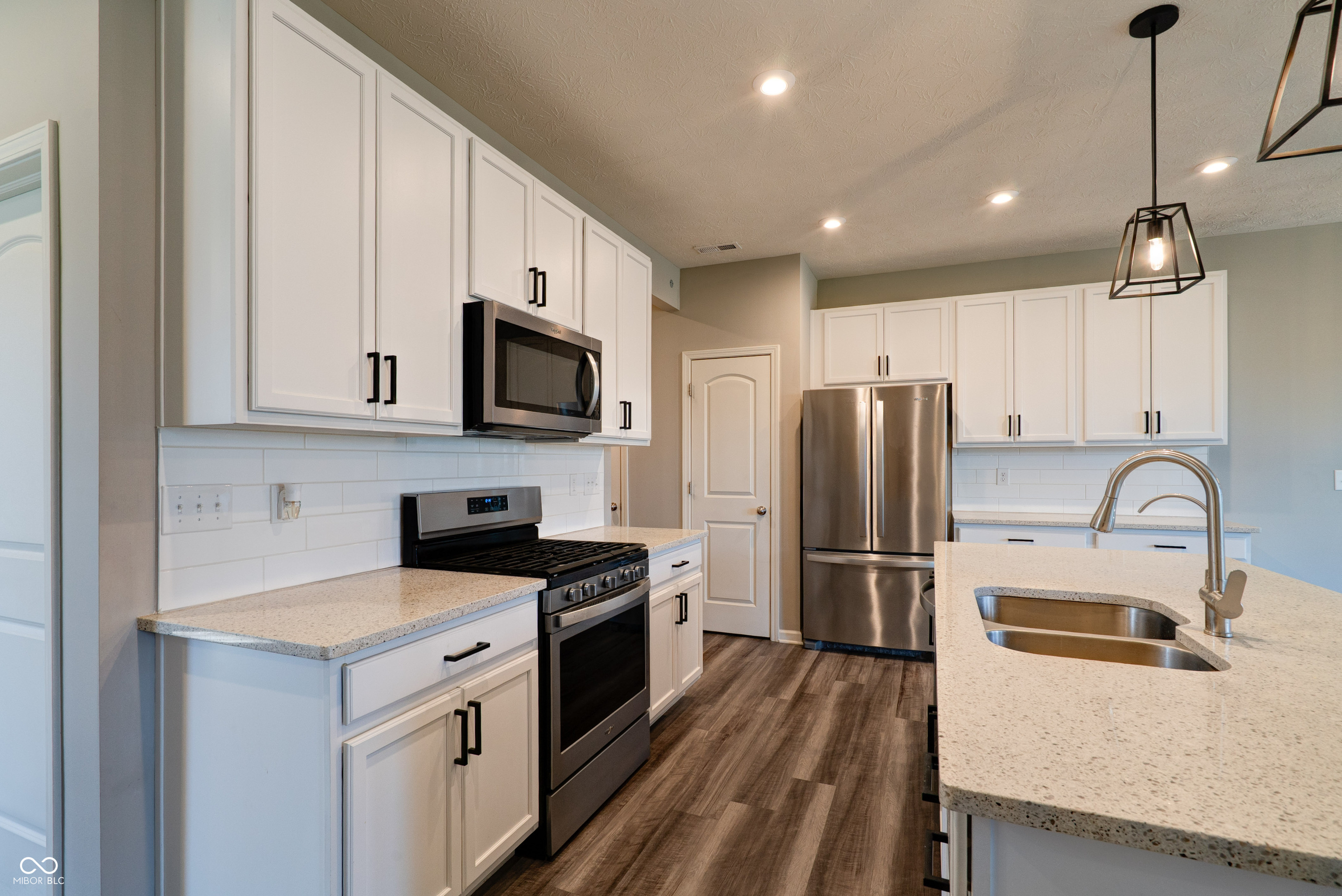 13501 Dewpoint Lane Fishers, IN 46037 - Photo 6 of 46