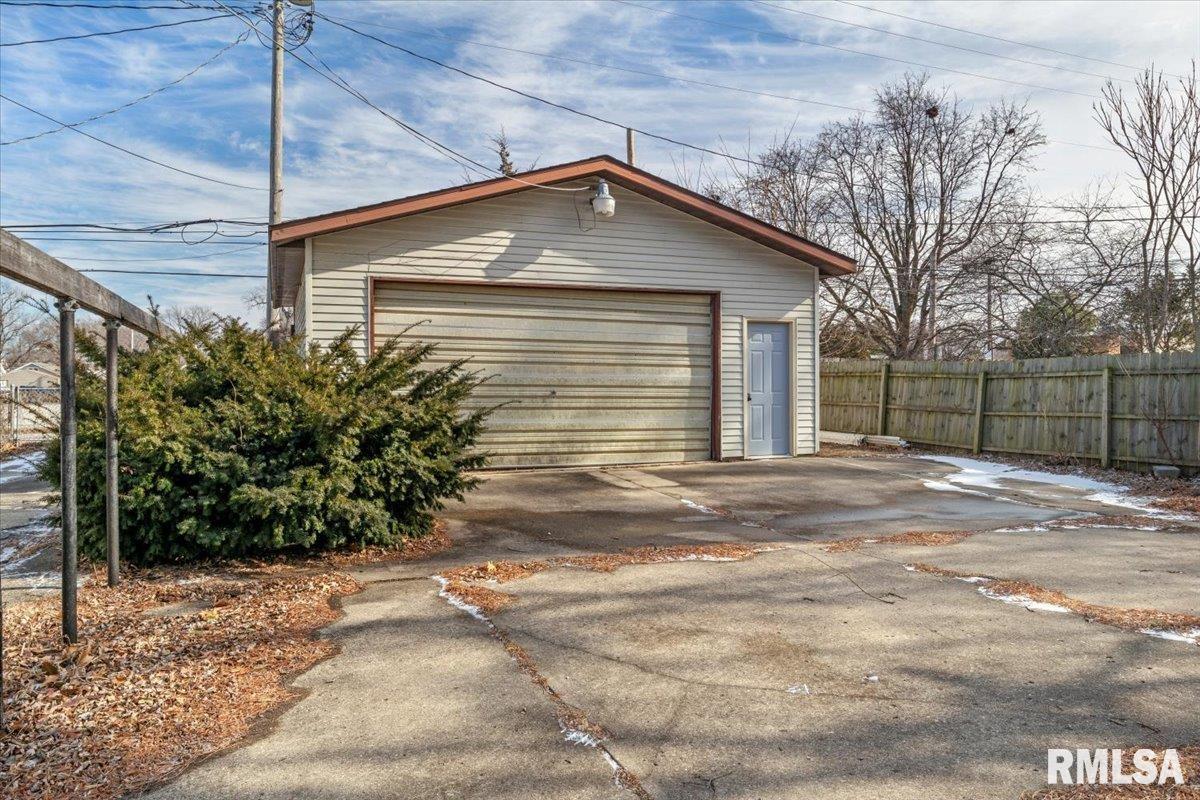 1834 Dial Court Springfield, IL 62704 - Photo 41 of 42 Gallery Image 41