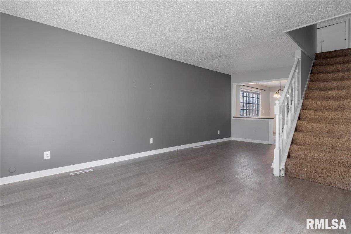 1834 Dial Court Springfield, IL 62704 - Photo 5 of 42 Gallery Image 5