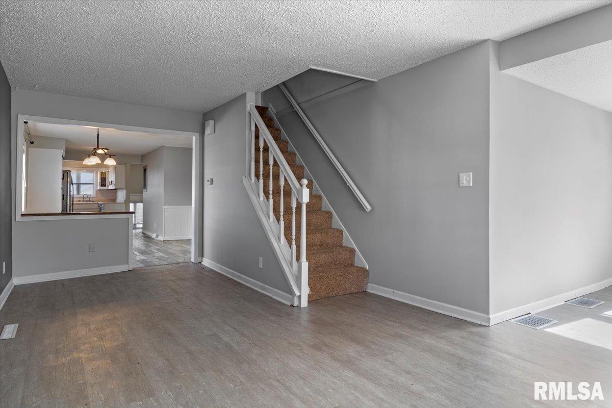 1834 Dial Court Springfield, IL 62704 - Photo 6 of 42 Gallery Image 6