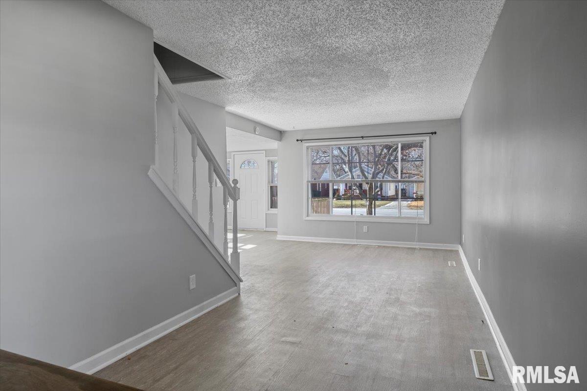 1834 Dial Court Springfield, IL 62704 - Photo 8 of 42 Gallery Image 8