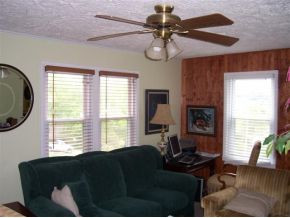 194 Hopper Road Johnson City, TN 37604 - Photo 2 of 11 Living Room 17x11