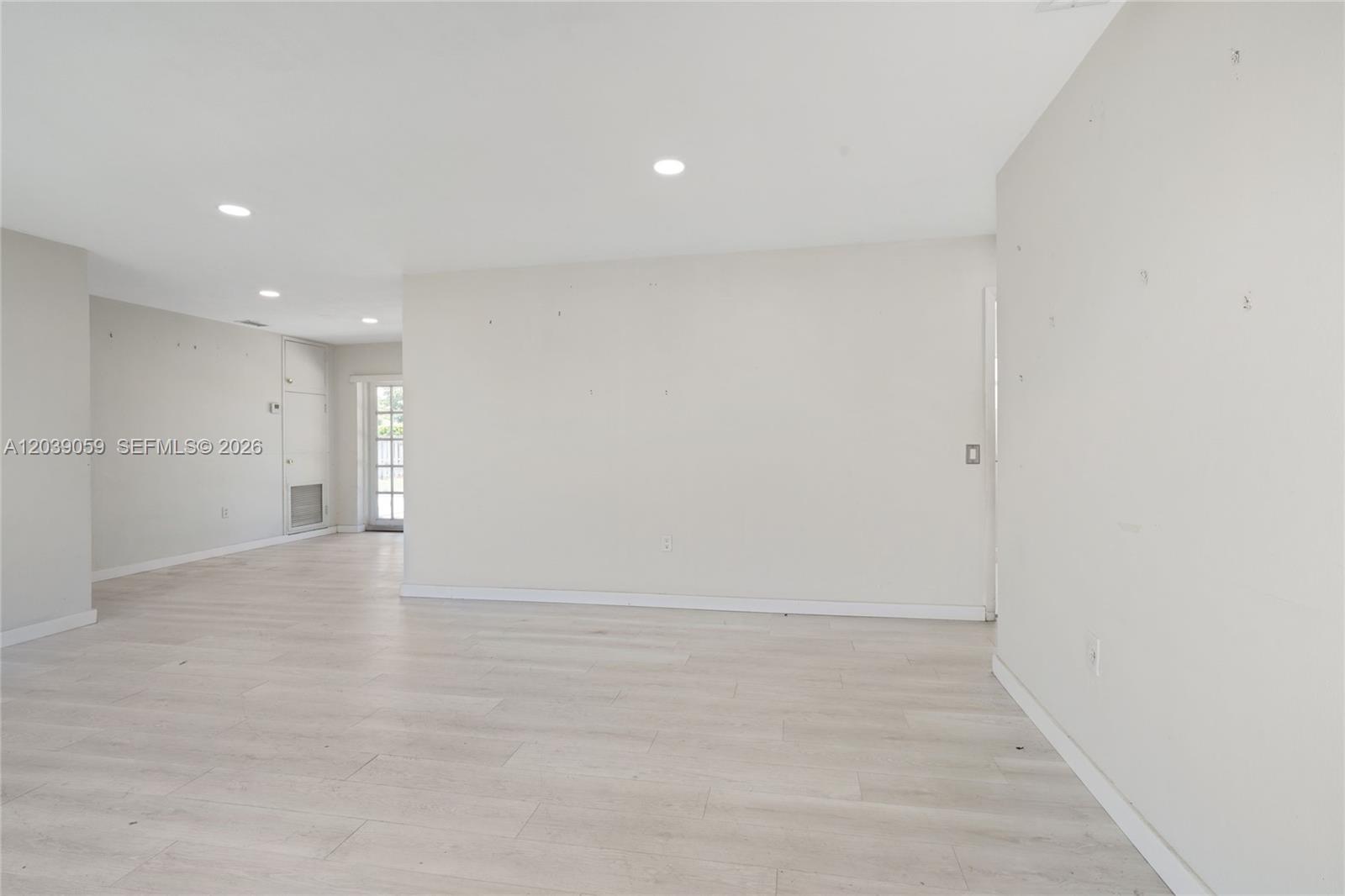 10051 Southwest 13th Terrace Miami, FL 33174 - Photo 5 of 26