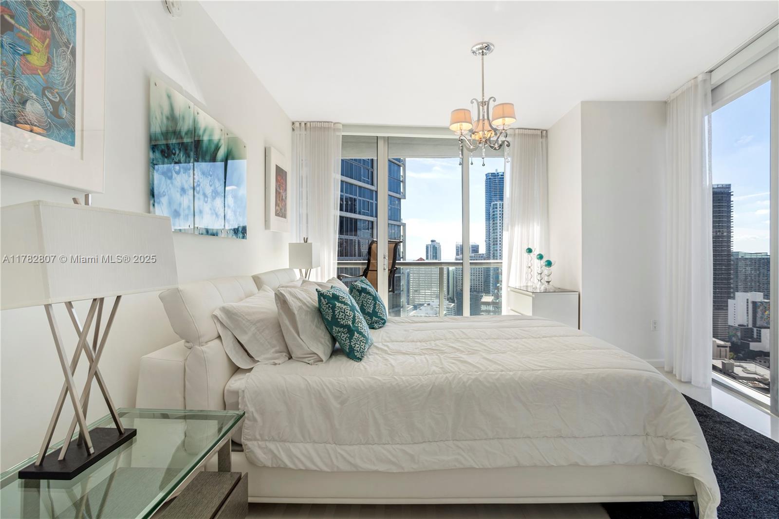 475 Brickell Avenue, Unit 3813 Miami, FL 33131 - Photo 13 of 21