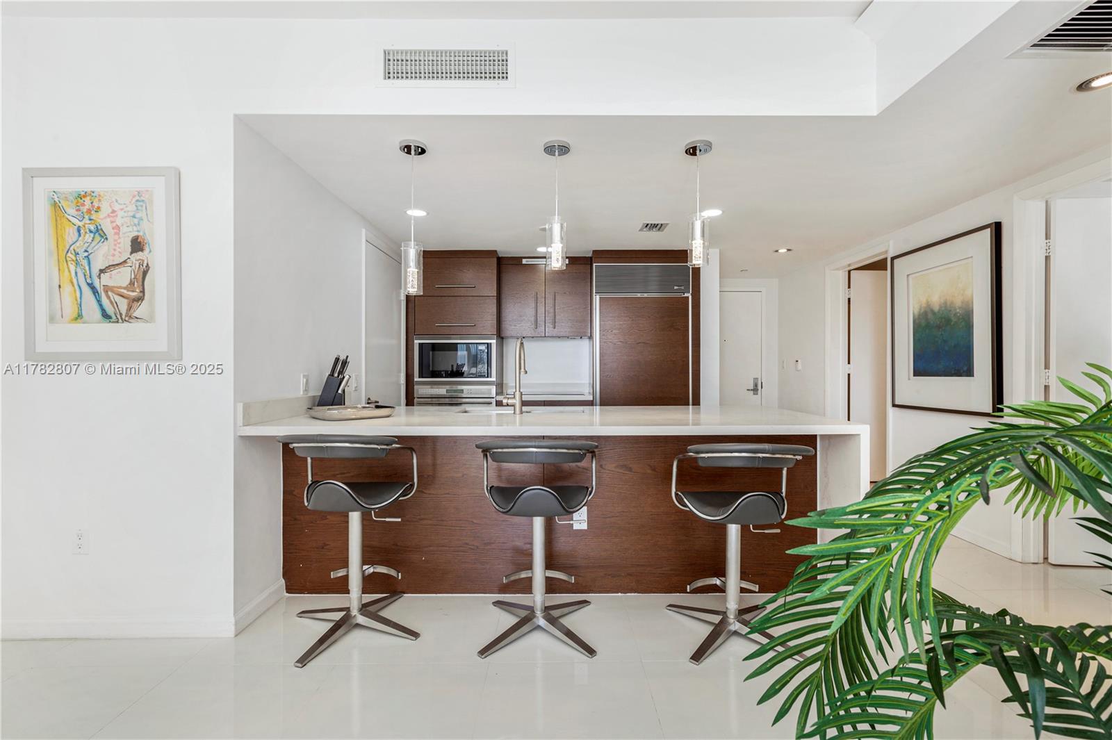 475 Brickell Avenue, Unit 3813 Miami, FL 33131 - Photo 15 of 21