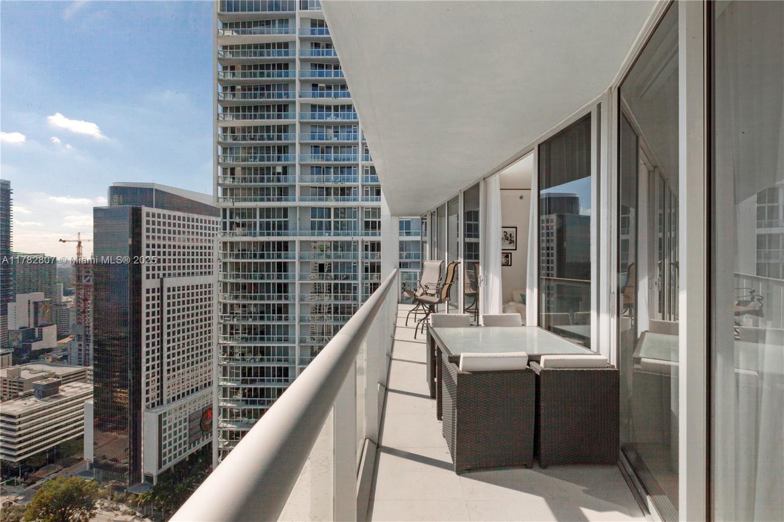 475 Brickell Avenue, Unit 3813 Miami, FL 33131 - Photo 19 of 21