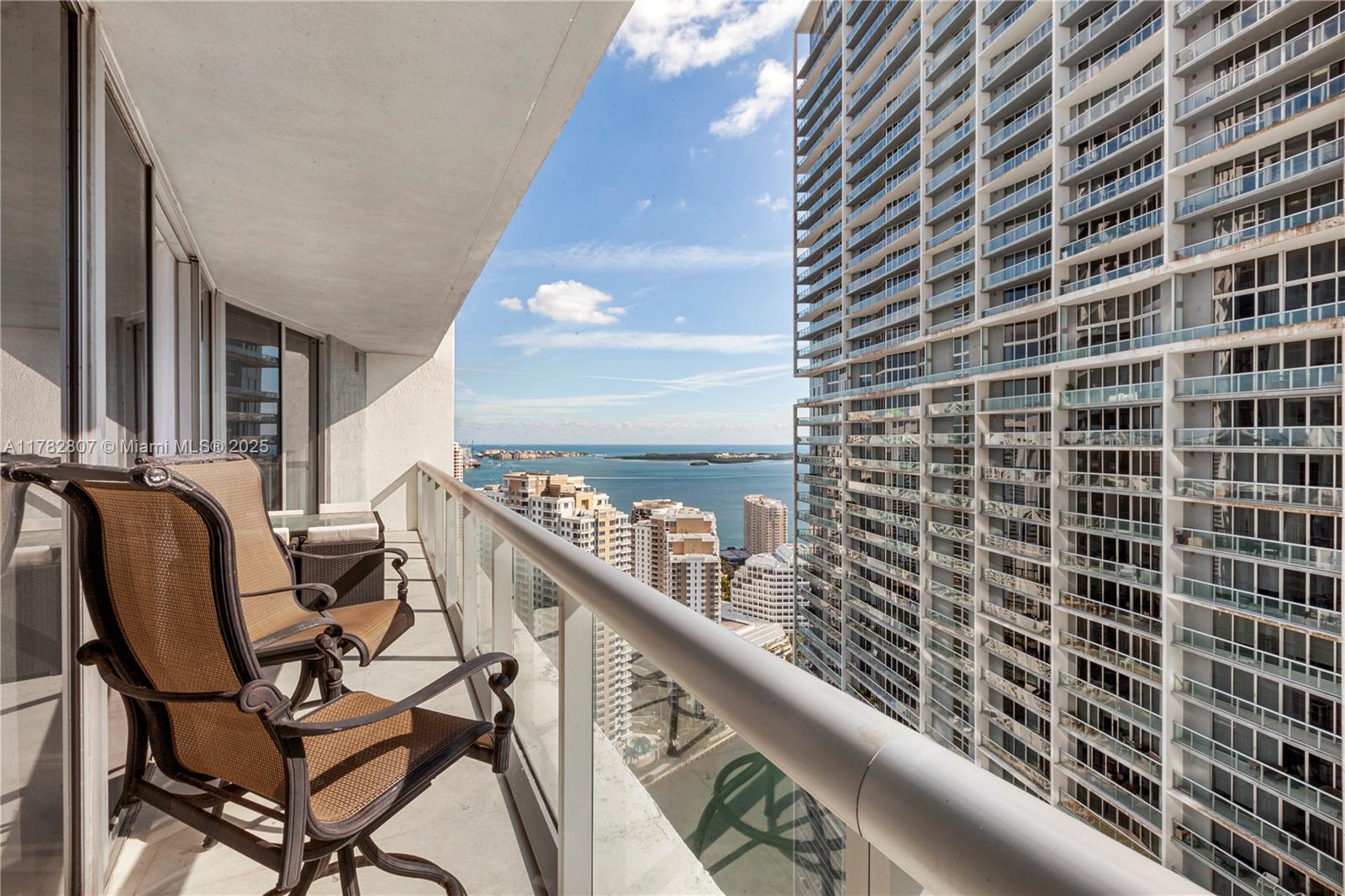 475 Brickell Avenue, Unit 3813 Miami, FL 33131 - Photo 20 of 21