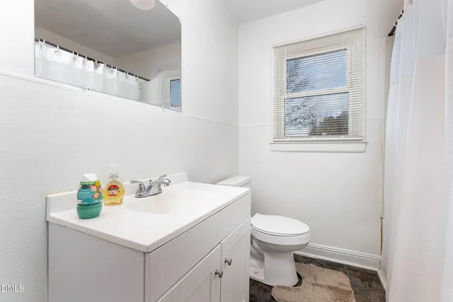 $179,900 | 170 Flowers Road, Mount Olive, NC 28365