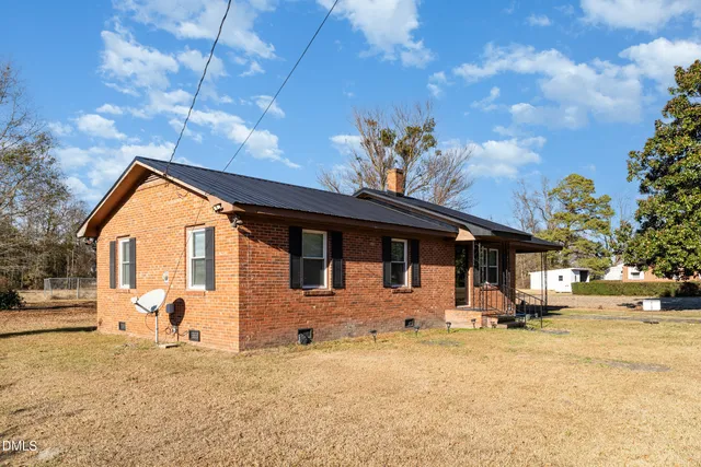 $179,900 | 170 Flowers Road, Mount Olive, NC 28365