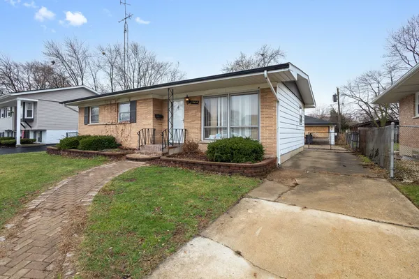 $158,500 | 15634 Avalon Avenue, South Holland, IL 60473