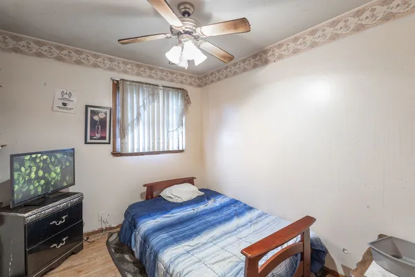 $158,500 | 15634 Avalon Avenue, South Holland, IL 60473