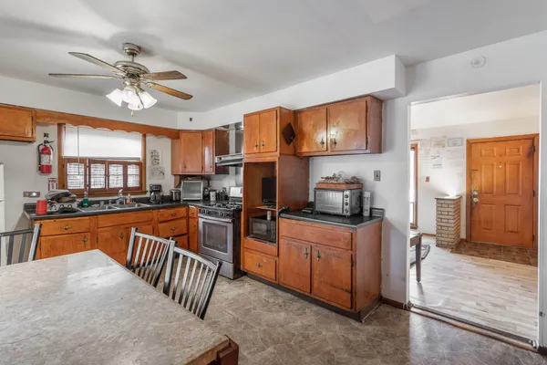 $158,500 | 15634 Avalon Avenue, South Holland, IL 60473